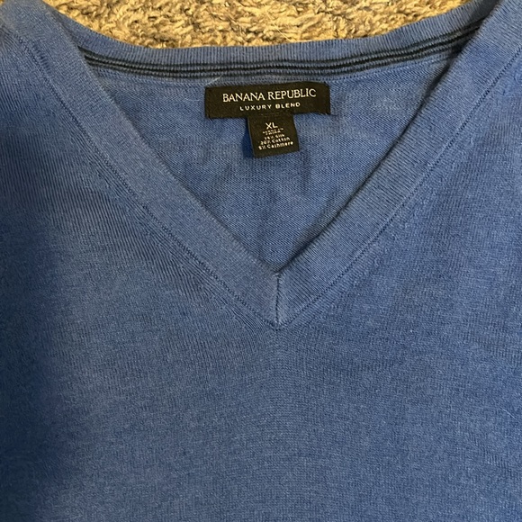 Banana Republic V-Neck Sweater - Picture 2 of 2